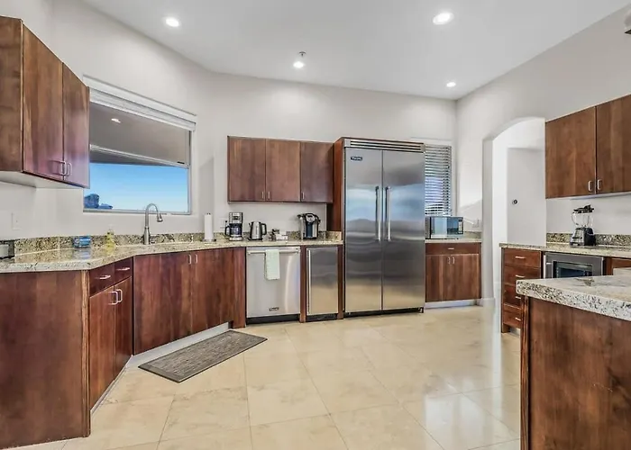 Serenity Peaks- Gorgeous Pet Friendly In With Pool, Spa, And Bikes Holiday home