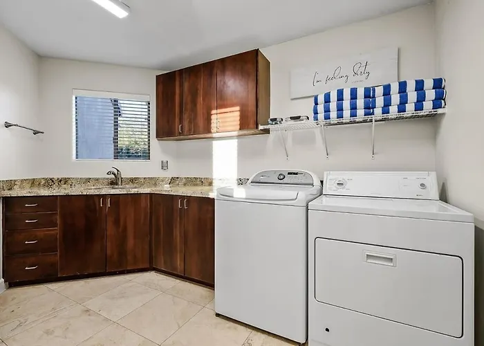 Holiday home Serenity Peaks- Gorgeous Pet Friendly In With Pool, Spa, And Bikes *