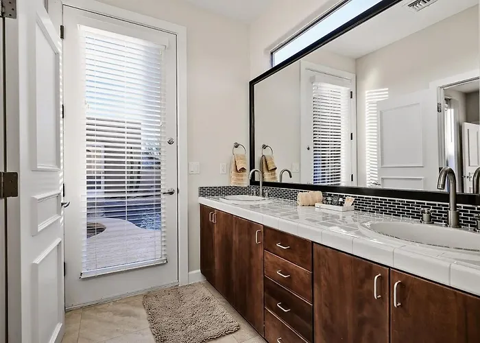 Holiday home Serenity Peaks- Gorgeous Pet Friendly In With Pool, Spa, And Bikes Scottsdale