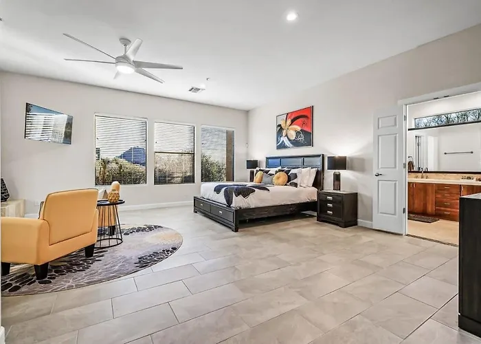 Serenity Peaks- Gorgeous Pet Friendly In With Pool, Spa, And Bikes Holiday home Scottsdale