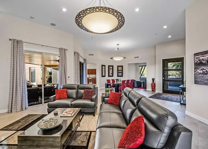 Serenity Peaks- Gorgeous Pet Friendly In With Pool, Spa, And Bikes Holiday home *
