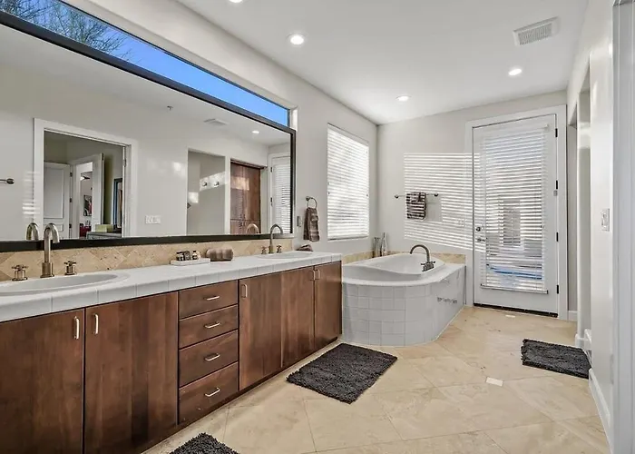 Serenity Peaks- Gorgeous Pet Friendly In With Pool, Spa, And Bikes Holiday home Scottsdale