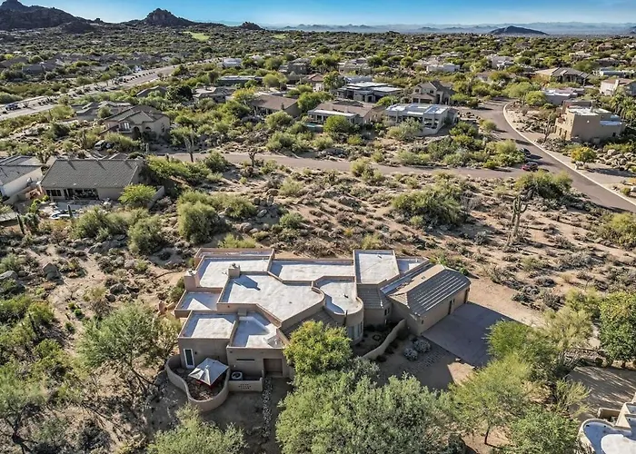 Holiday home Serenity Peaks- Gorgeous Pet Friendly In With Pool, Spa, And Bikes